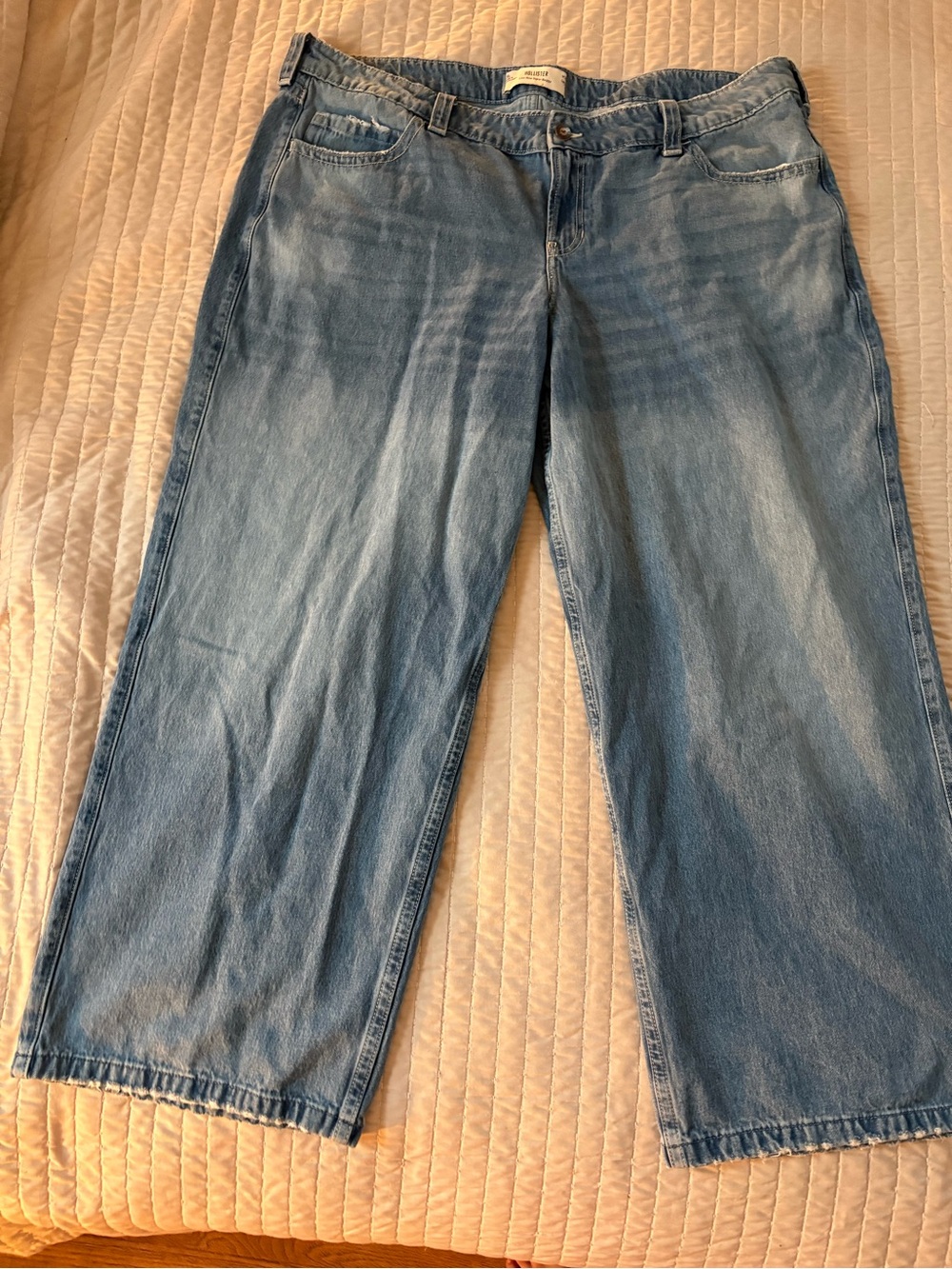 Hollister Relaxed Light Blue Low Rise Wide Leg Women’s Jeans